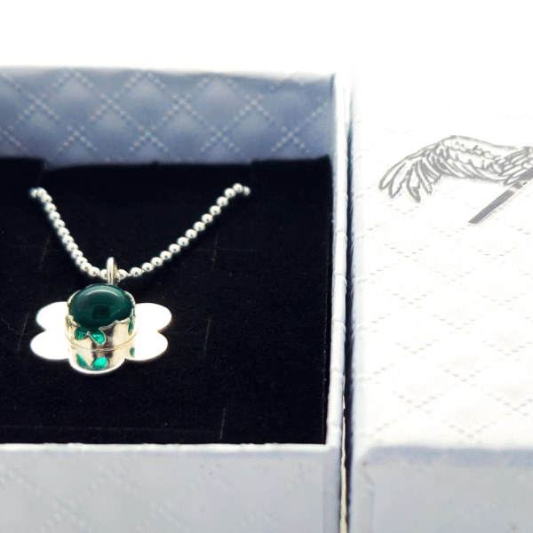 close up sterling silver uk memorial jewellery