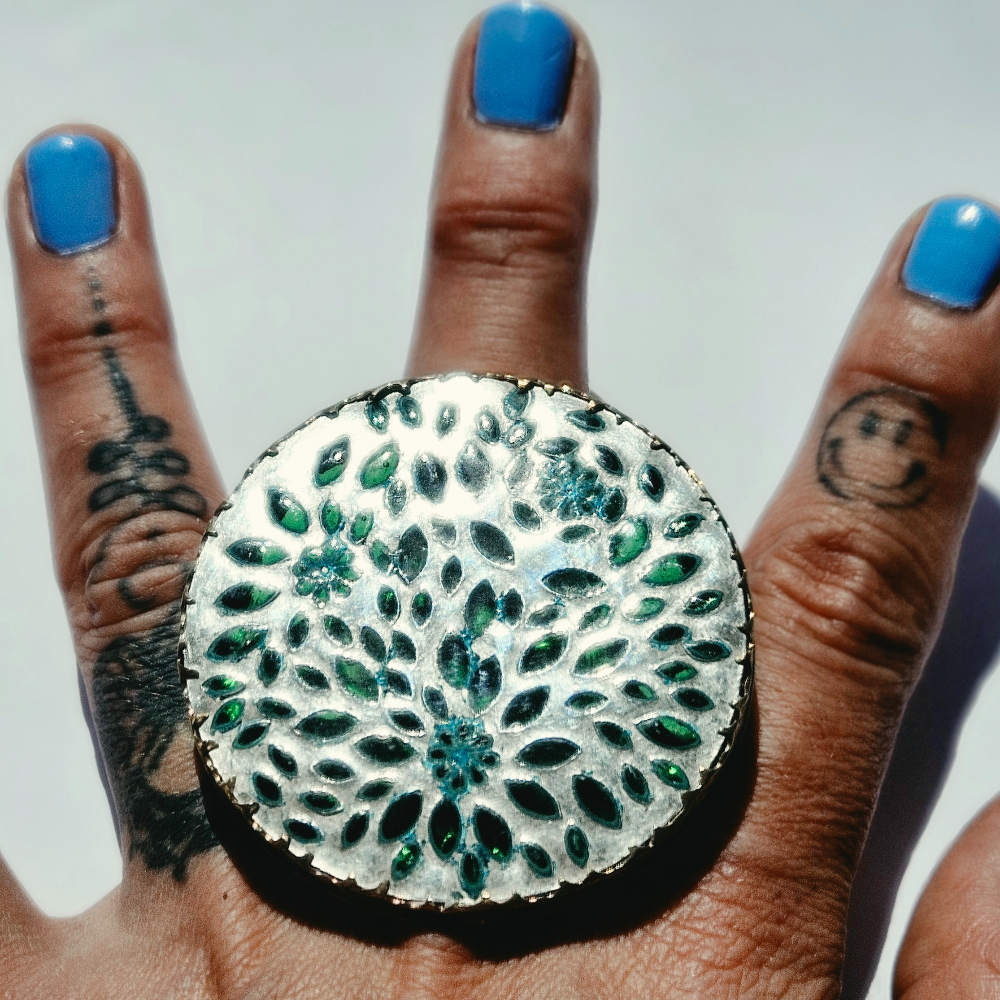 Winged Tearjerker Ring in Green - Image 4