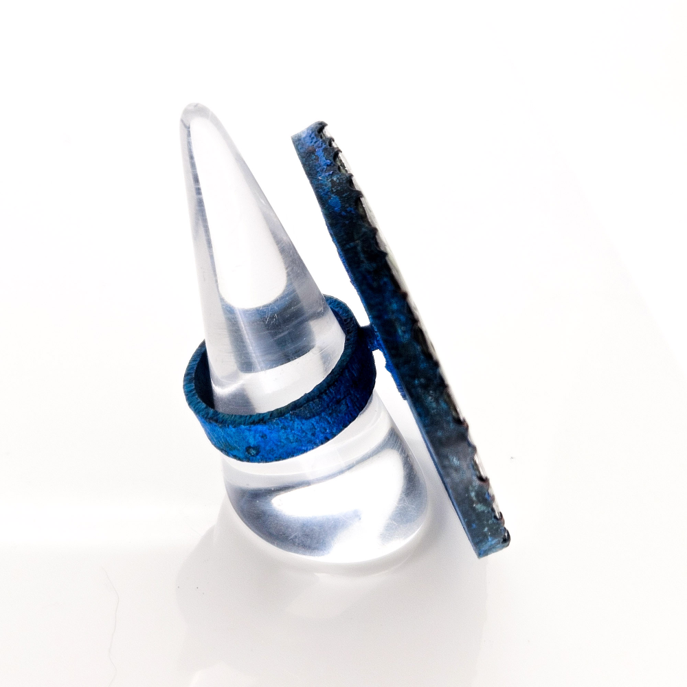 glass looks ceramic statement ring