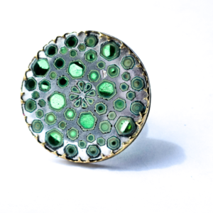 Honeytrap ring in green glass with brass ring stamped